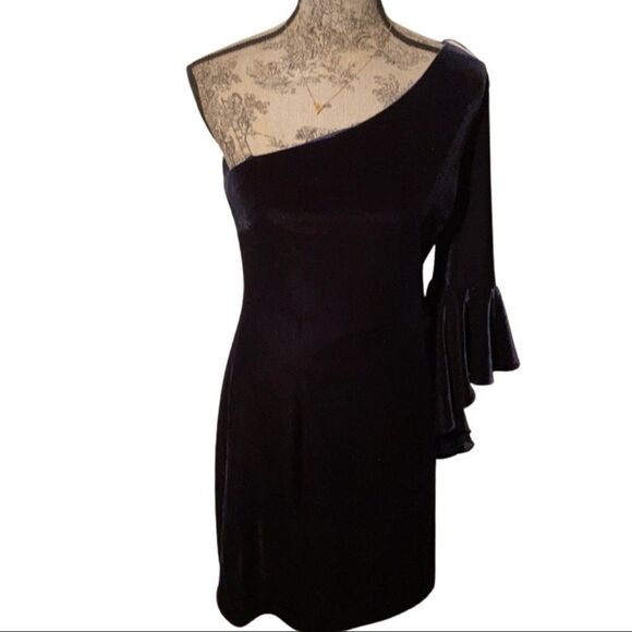 CHELSEA28 Navy Blue One-Shoulder Velvet Dress - Picture 4 of 7